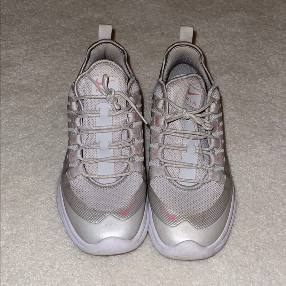 Nike Air Max Axis